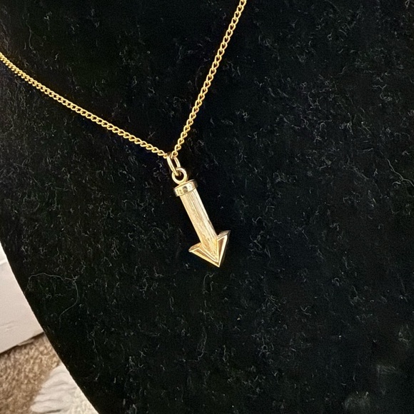 Gold Arrow Necklace - Picture 4 of 4
